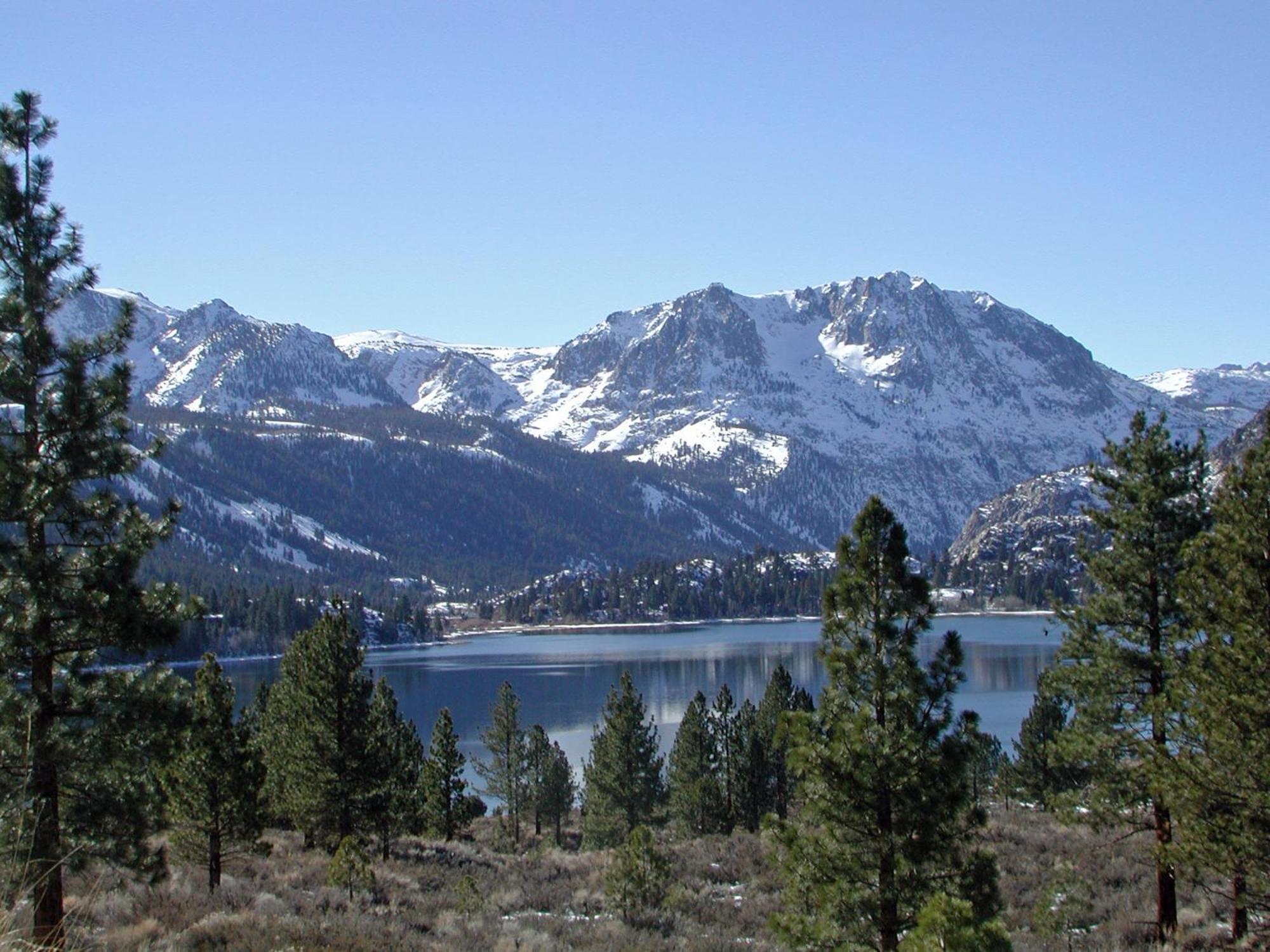 Lake Front Cabins June Lake Exterior photo